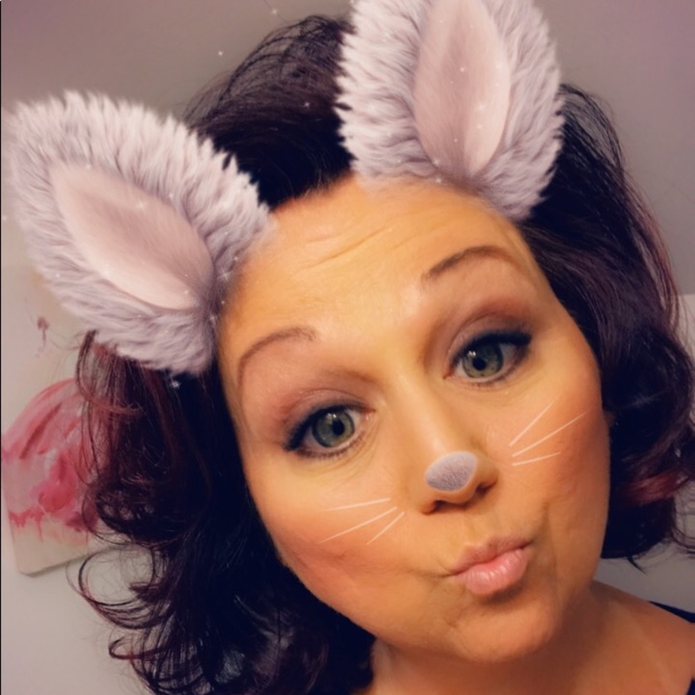 💕☀️💅🏼 MEET YOUR POSHER 💅🏼☀️💕